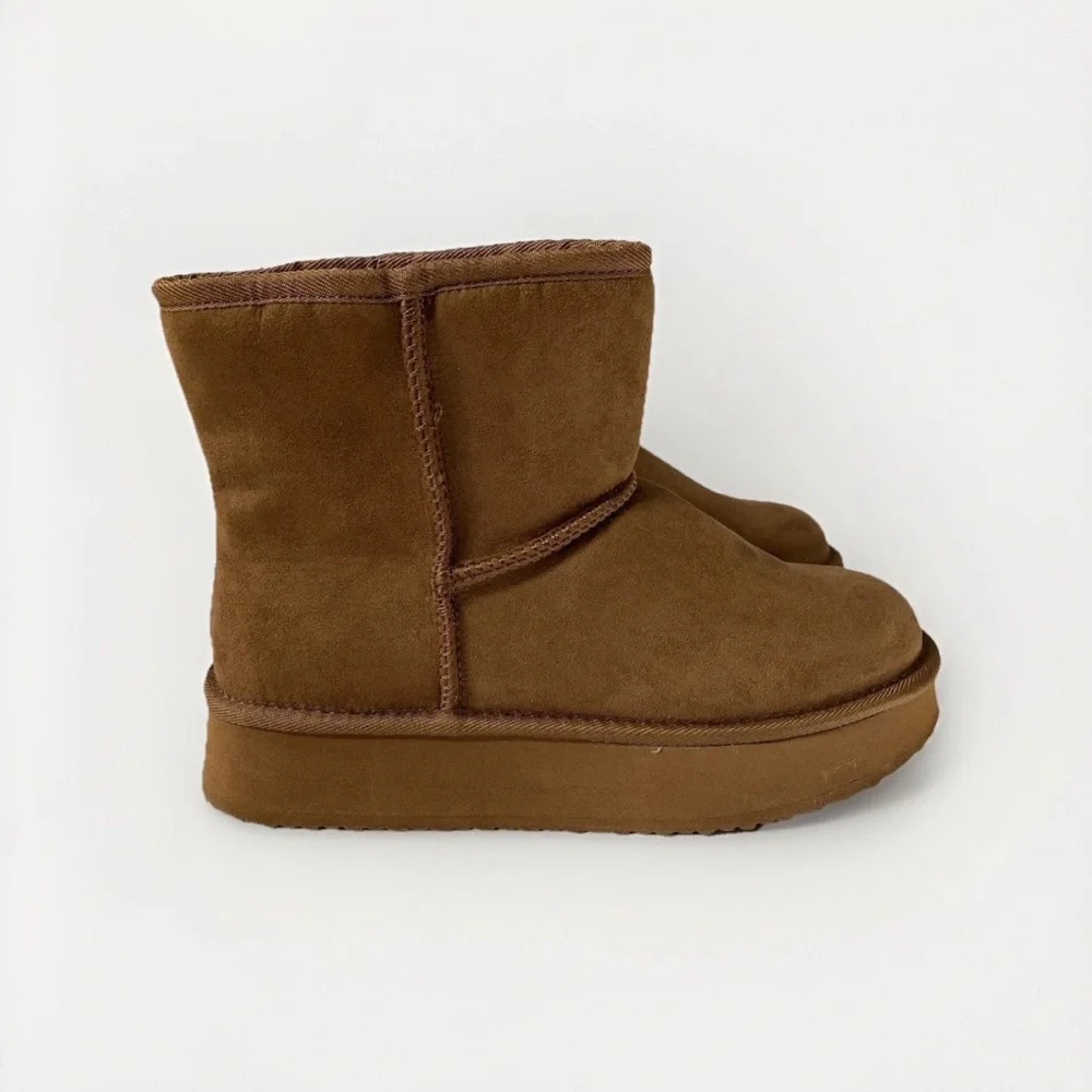 EUC Arizona Jean Cozy Brown Womens Boot Sz 7 platform heel memory foam Ruthie